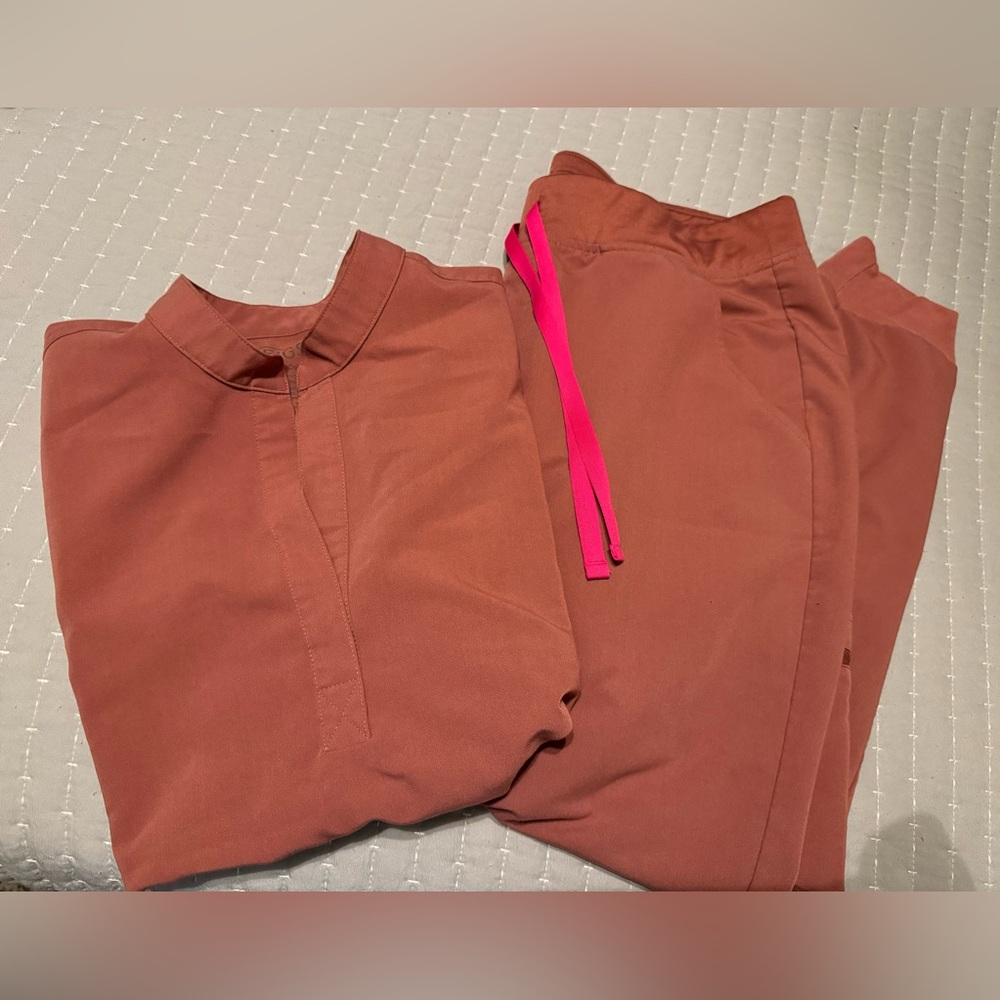Figs Mauve Set